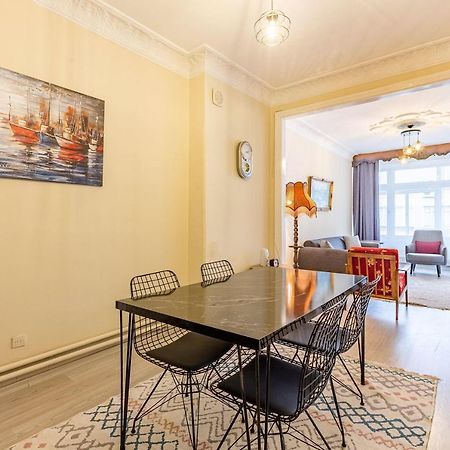 Charming Apartment Surrounded By Vibrant Attractions In Kadikoy İstanbul Dış mekan fotoğraf