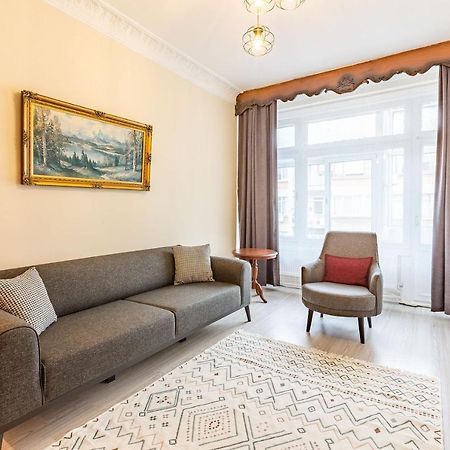 Charming Apartment Surrounded By Vibrant Attractions In Kadikoy İstanbul Dış mekan fotoğraf