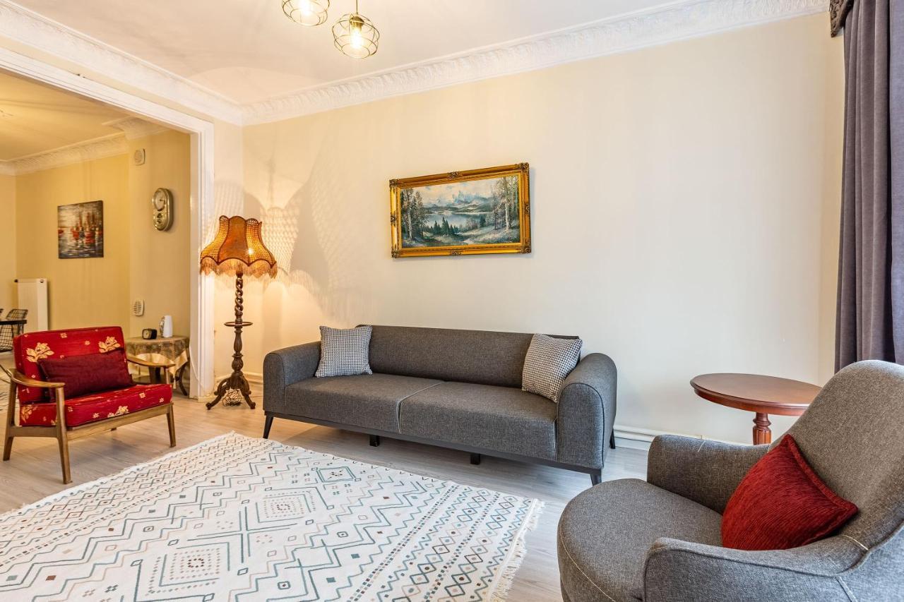 Charming Apartment Surrounded By Vibrant Attractions In Kadikoy İstanbul Dış mekan fotoğraf